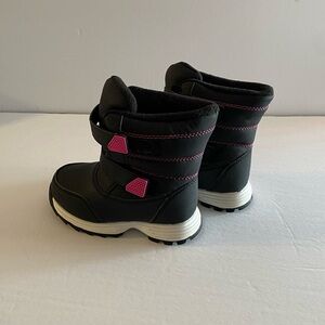 *SOLD* Wonder Nation Toddler Winter Boots Sz 8 Black & Pink w/Velcro Fasteners